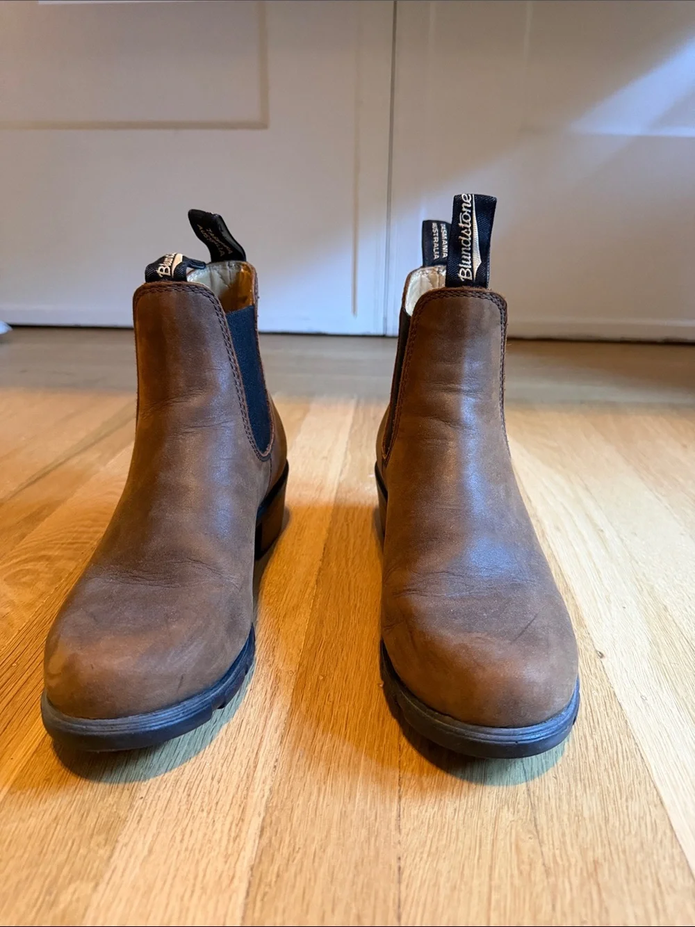 Blundstone Women's Series 1673 Heeled Antique Brown Chelsea Boots - US 9